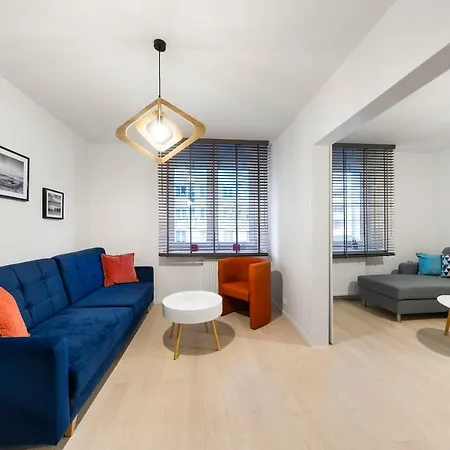 Apartment Close To 1 *